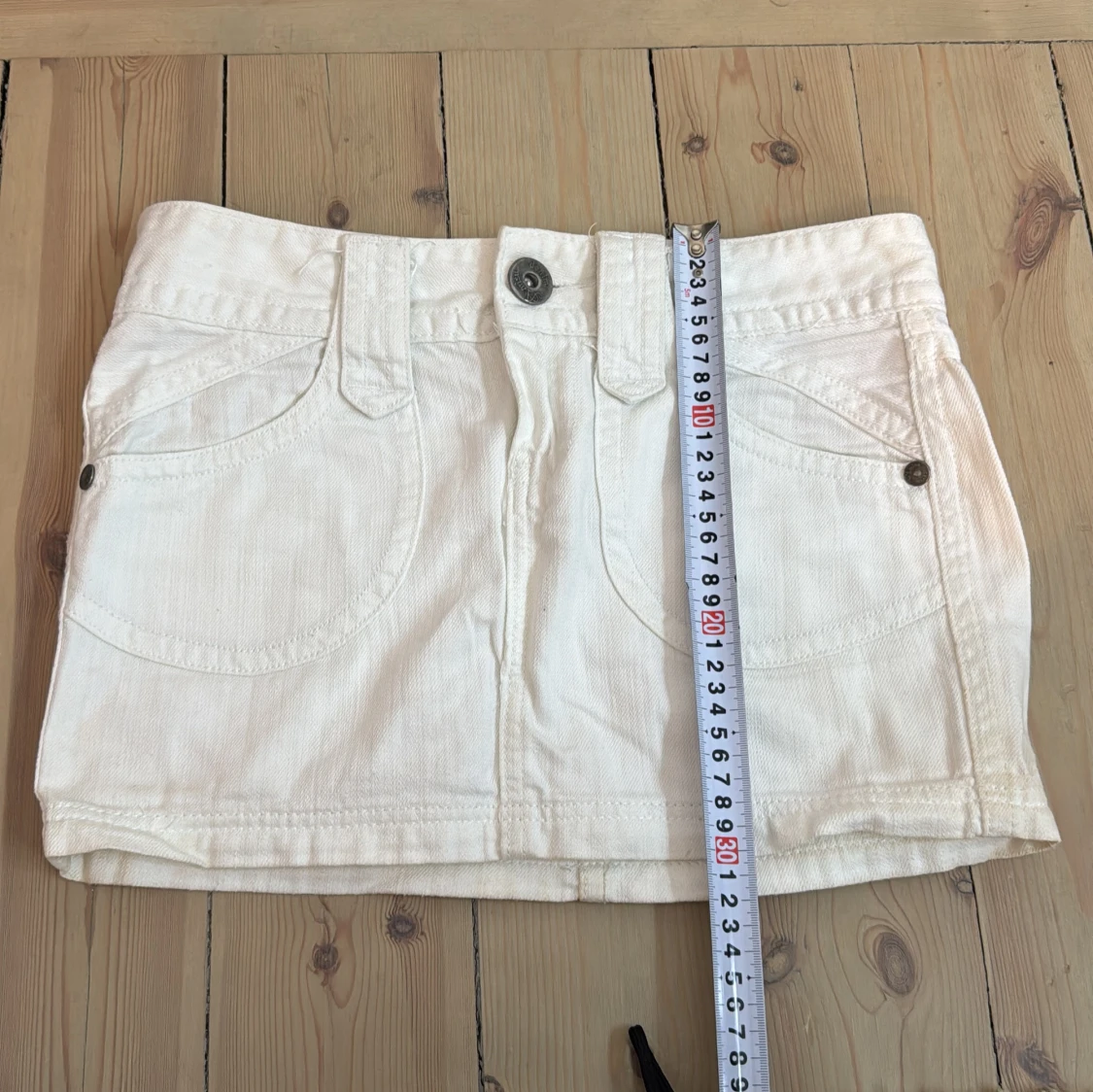 Vit jeanskjol med fickor - 2