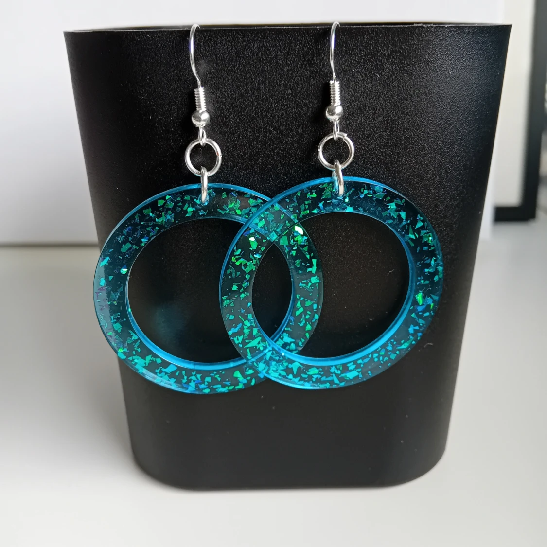 Egentillverkade örhängen 