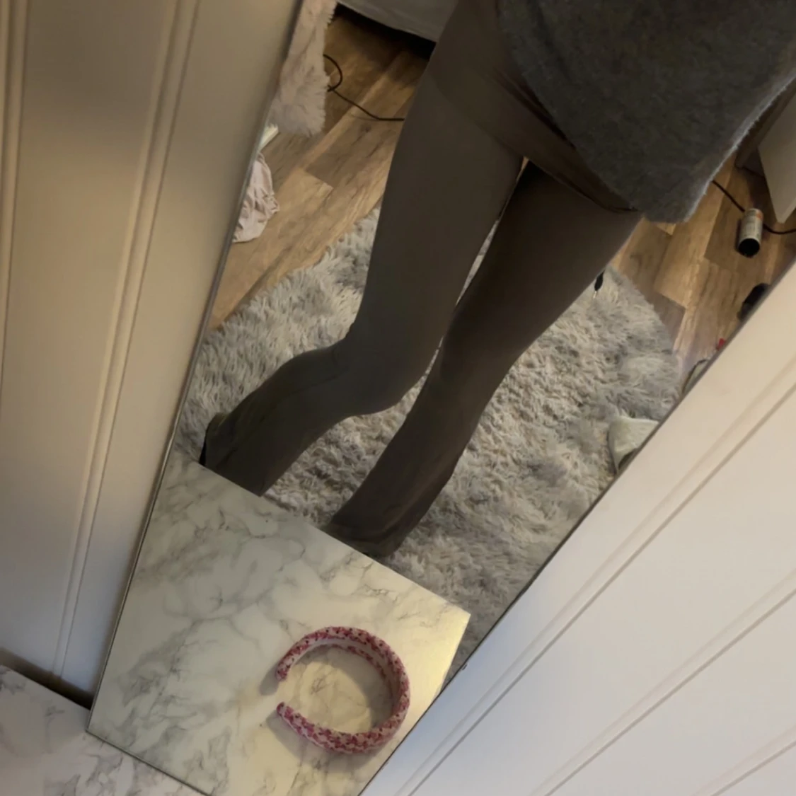 Grå youga pants från 157