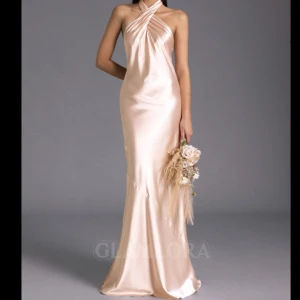 Balklänning - Super snygg balklänning! Helt ny💞💞strl 38