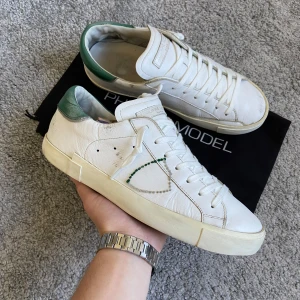 Philippe Model Prsx  - •9/10 skick - nya✅ •Storlek - 42📏 •Inkluderat - skor, dustbag, 👟 •Fraktar - inom 24h📦 LID002