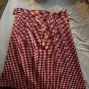 Rutig kjol  - En fin mid lång kjol❤️