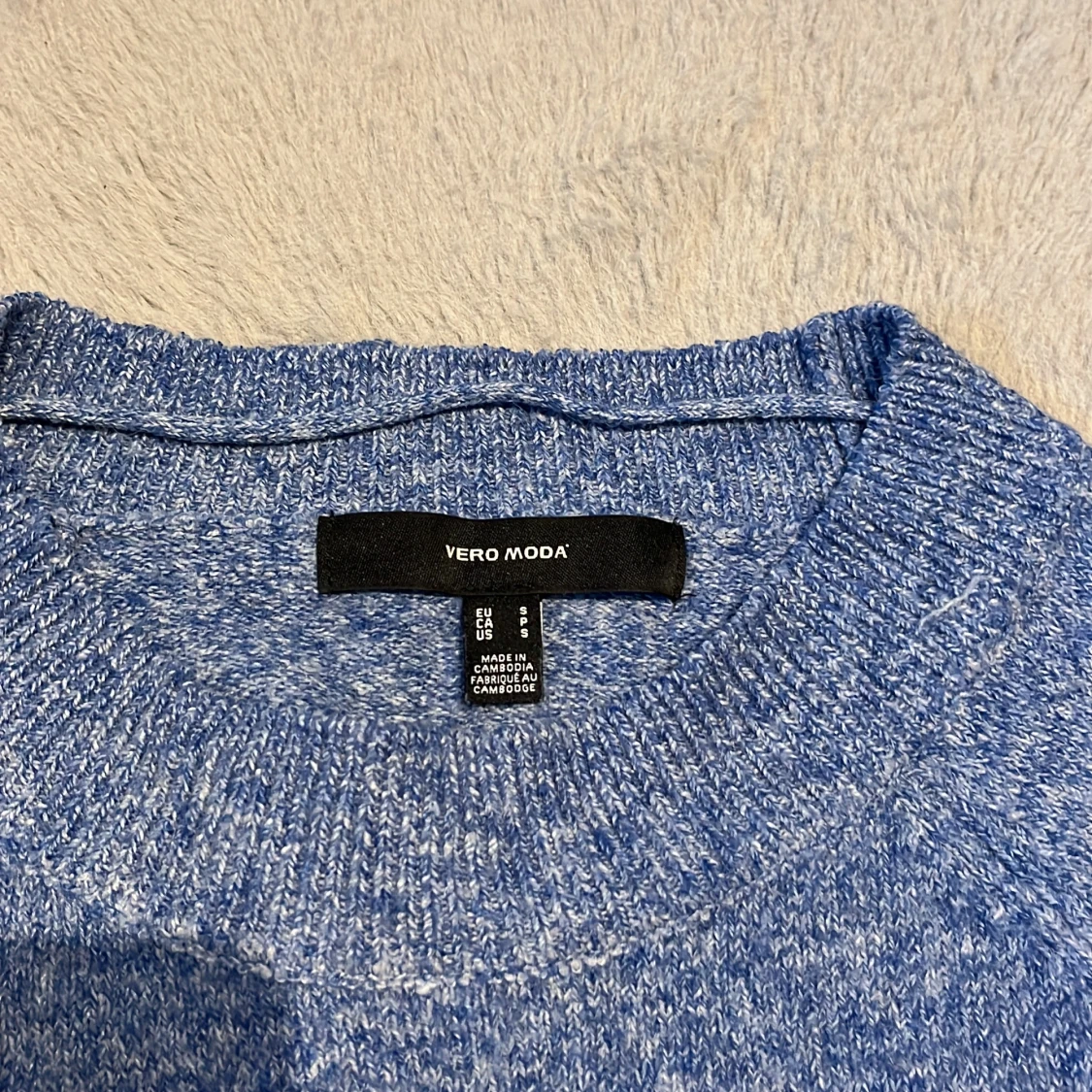 Blå stickad tröja från Vero Moda - 2