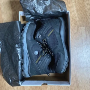 Svarta Rieker Vinterskor - Säljer denna då den inte längre används. Pris går att diskuteras.