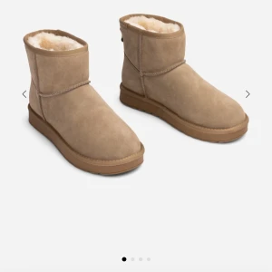 Uggs - Säljer mina helt nya uggs från skopunkten. Aldrig använda! orginalpris: 599kr💕