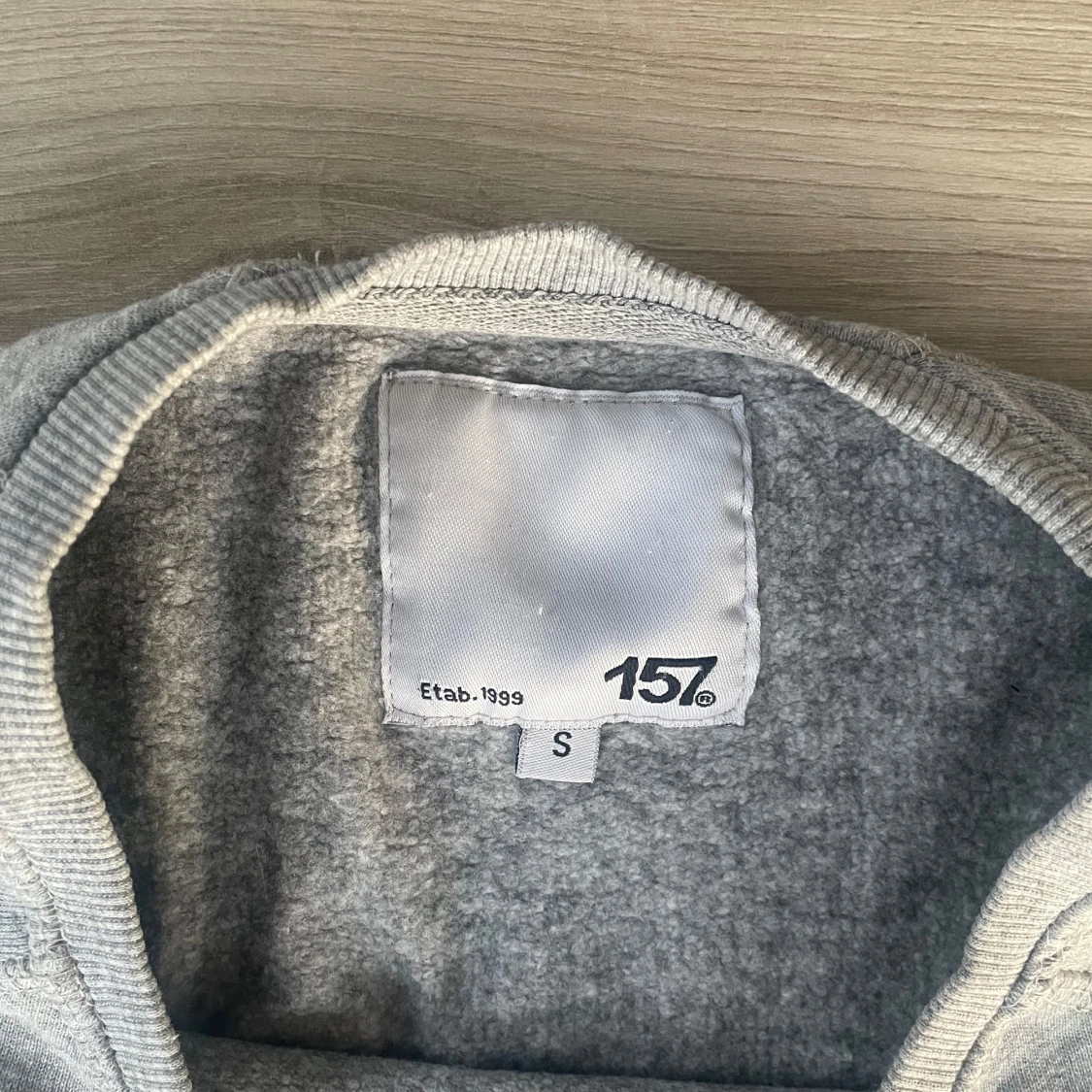 Grå tröja från 157 - 2