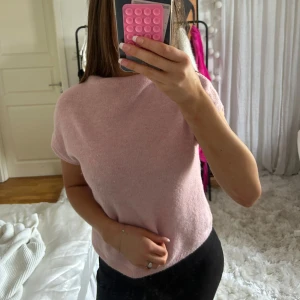 Stickad t-shirt  - Så söt o fin stickad t-shirr 💕💕