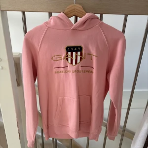 Gant hoodie - Jättesnygg rosa gant hoodie