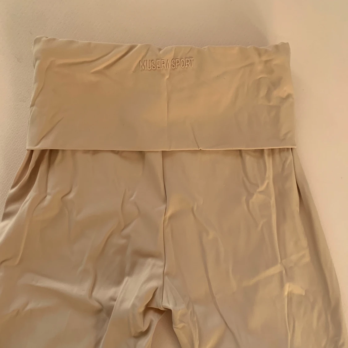 Ljusrosa träningsbyxor från Musera sport  - 1