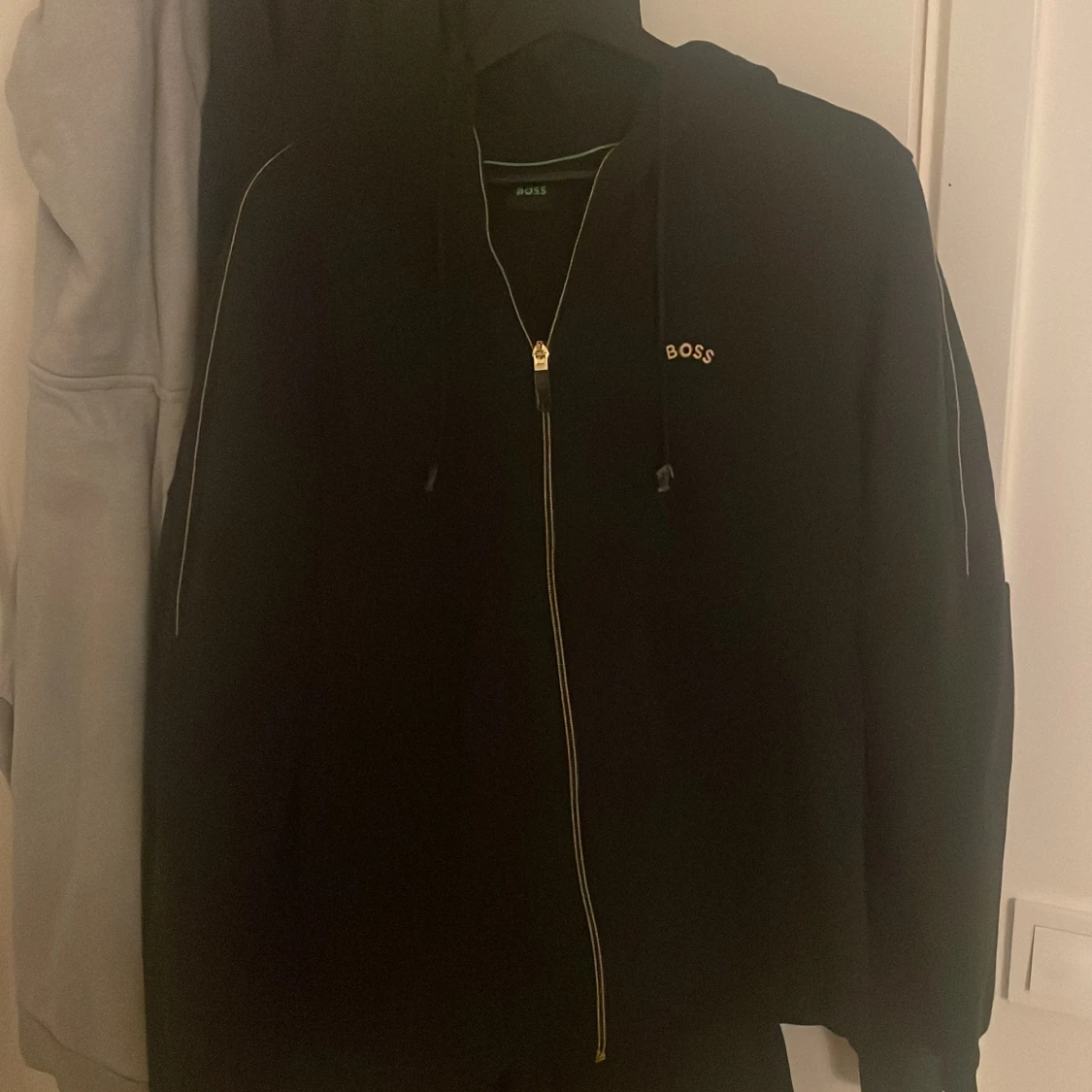 Svart hoodie från Boss