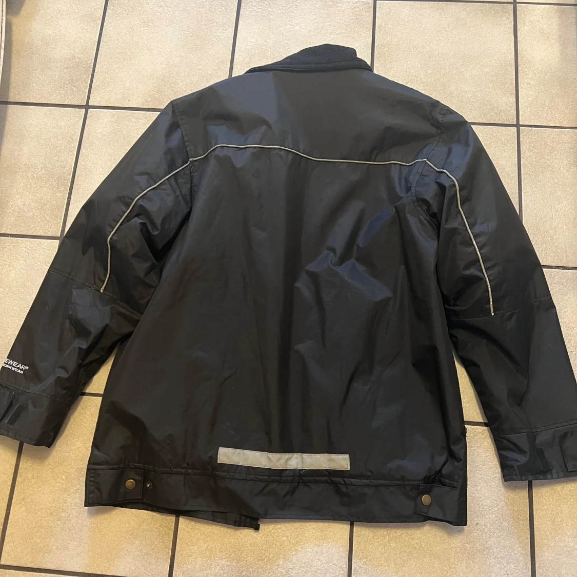 Svart jacka från Bluewear - 3