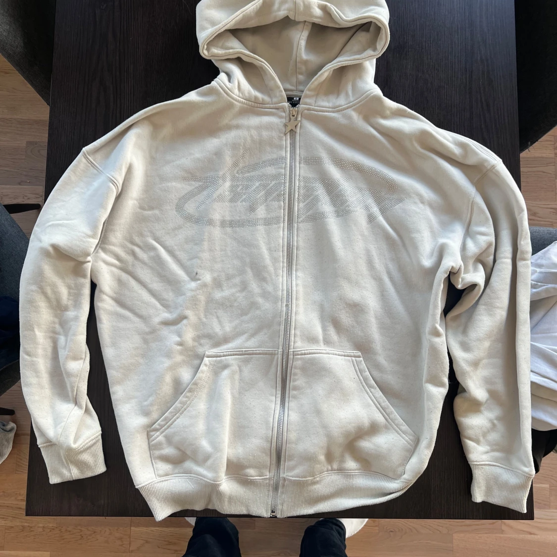 Vit pärlad Y2k hoodie