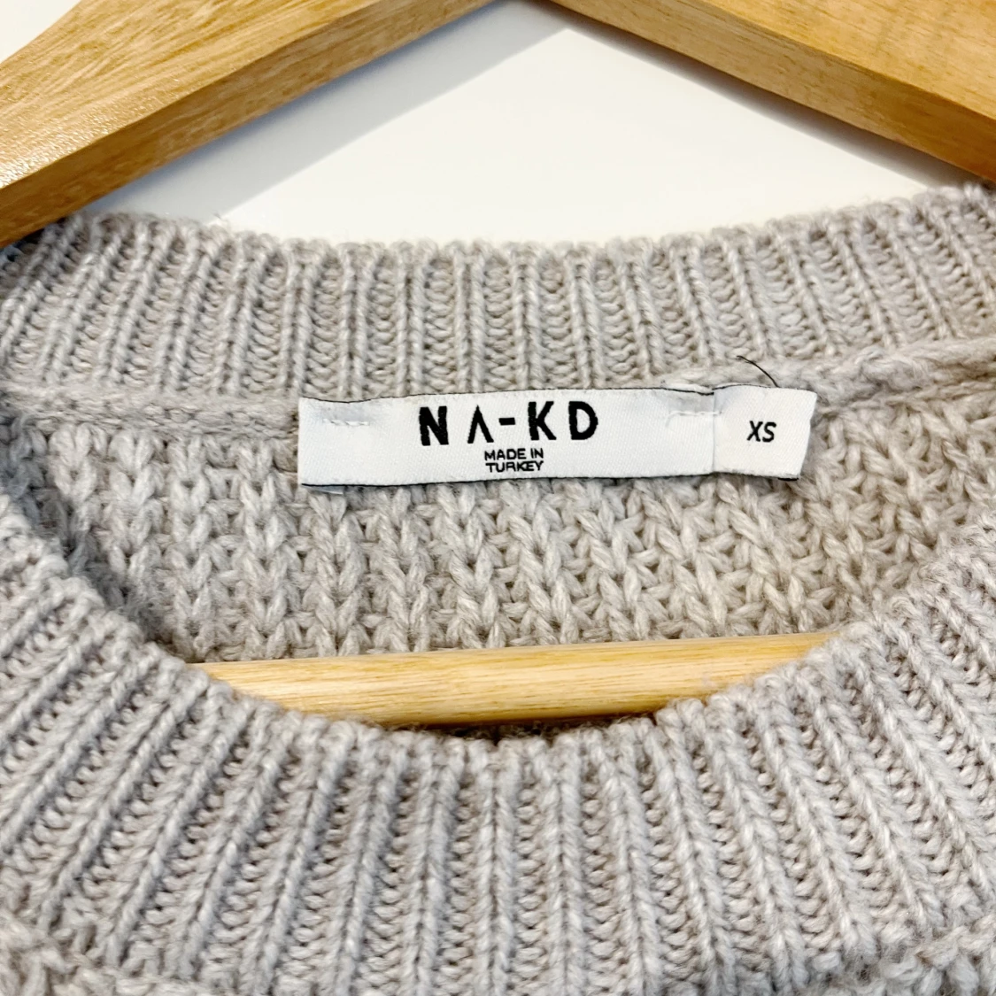 Beige stickad croppad tröja från NA-KD - 3