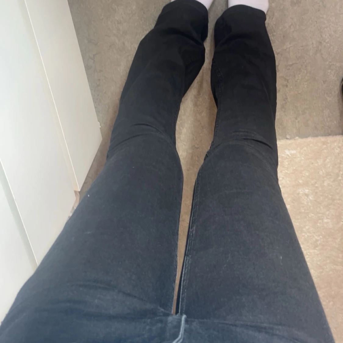 Svarta jeansbyxor - 1