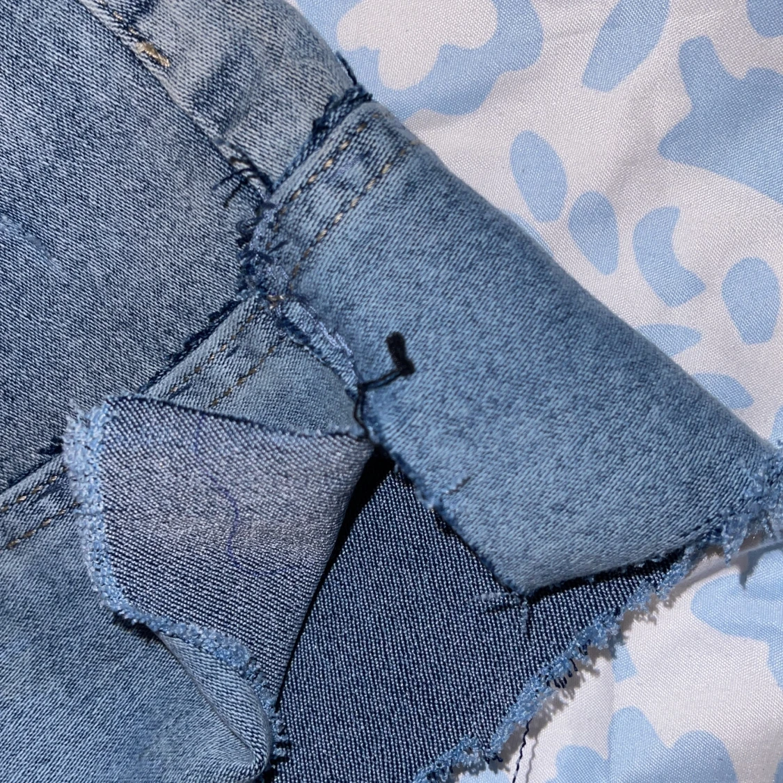 Jeanskjol med rå kant - 4