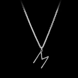 SÖKER! - Söker detta halsband från Maria Nilsdotter i bokstaven A. Helst silver men guld funkar också. Hör av dig om du har något att erbjuda💘 