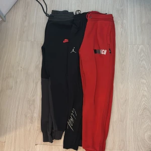 Nike tech, Jordan Psg & hoodrich mjukisbyxor - Säljer dom för använder inte skriv om intresse alla är i bra skick. Pris kan diskuteras