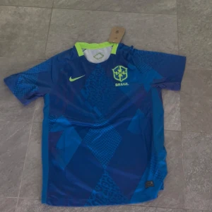 Blå Brasilien fotbollströja Nike - Brasilien tröja storlek M