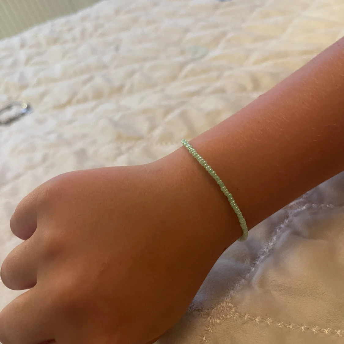 Två tunna pärlarmband i pastell - 2
