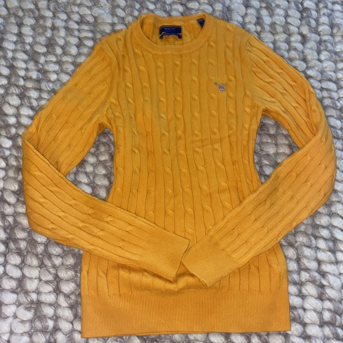 Gul kabelstickad tröja från Gant XS