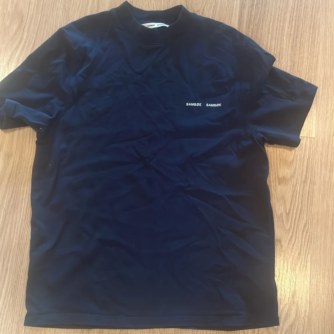 Mörkblå t-shirt från Samsøe Samsøe