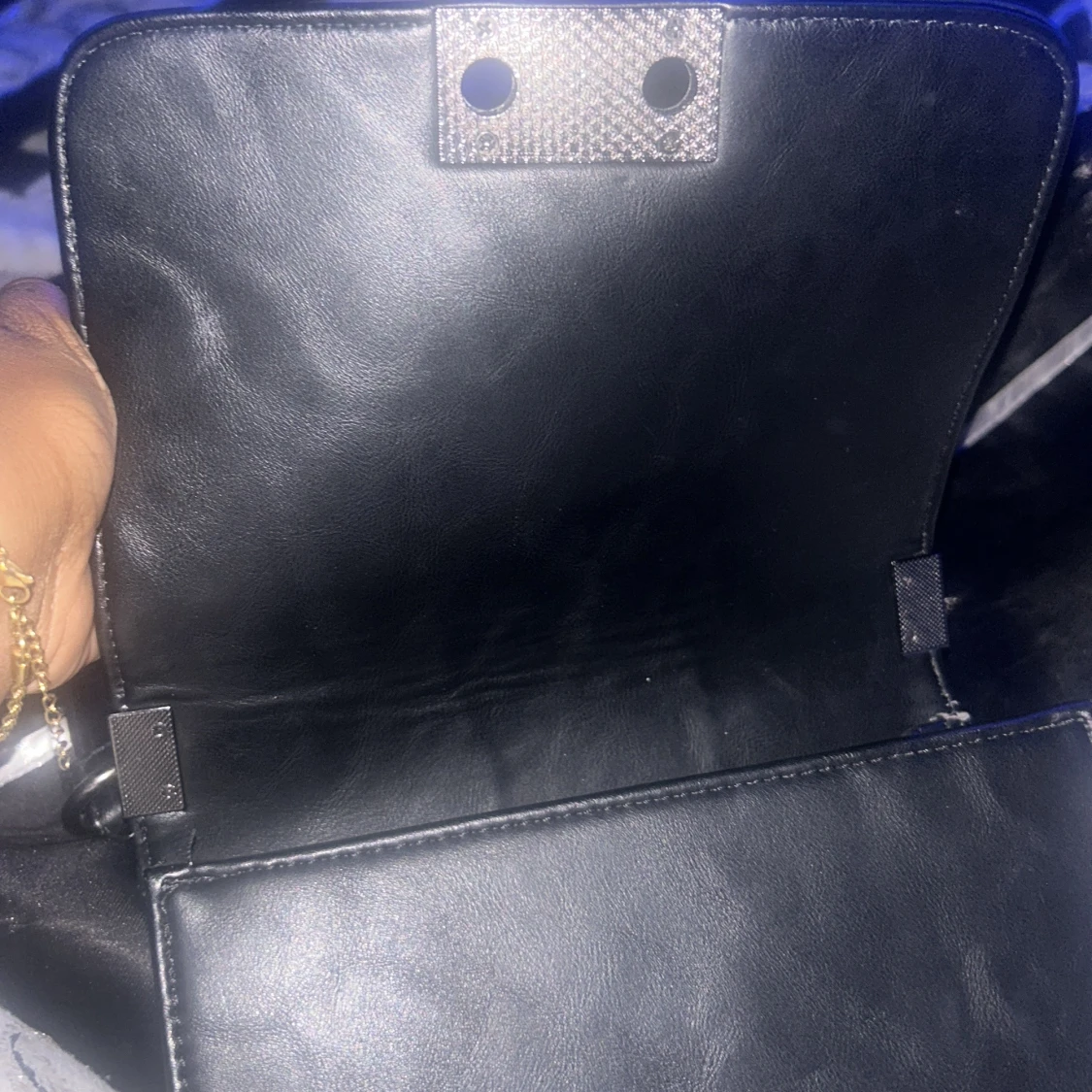 Svart quiltad axelväska Gina Tricot - 4