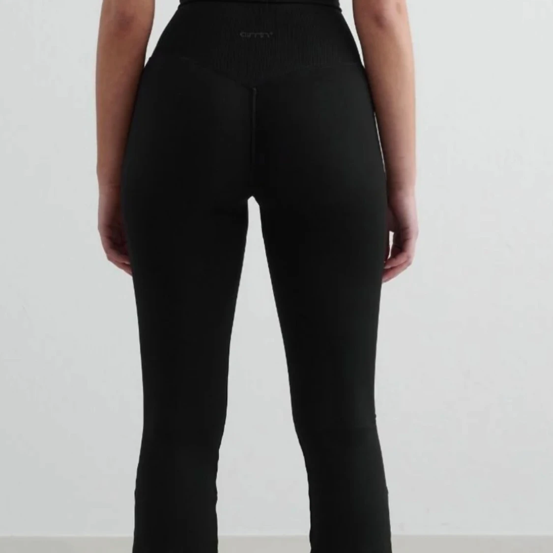 Svarta höga leggings med bootcut - 1