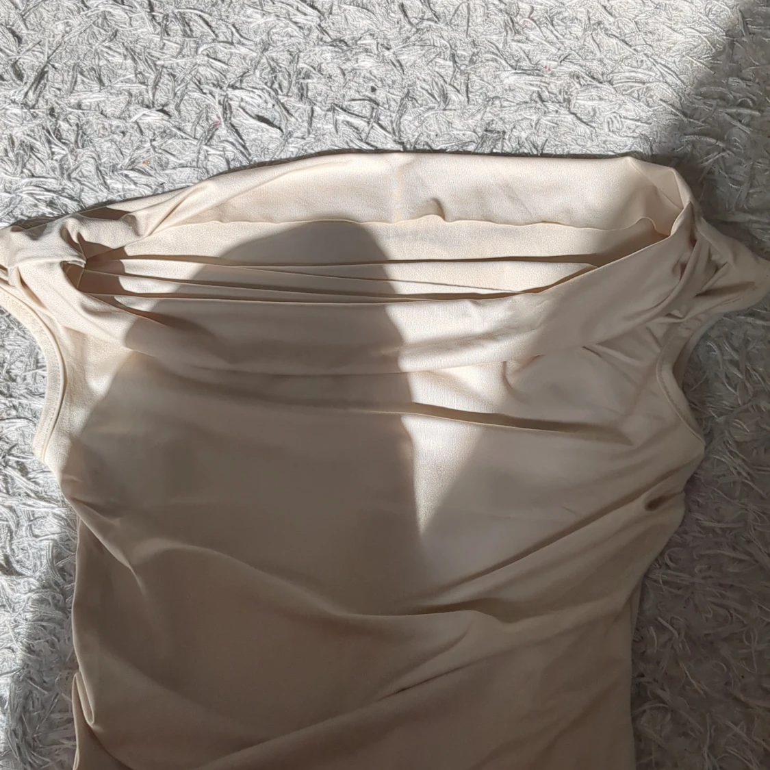 Beige off shoulder tröja - 3