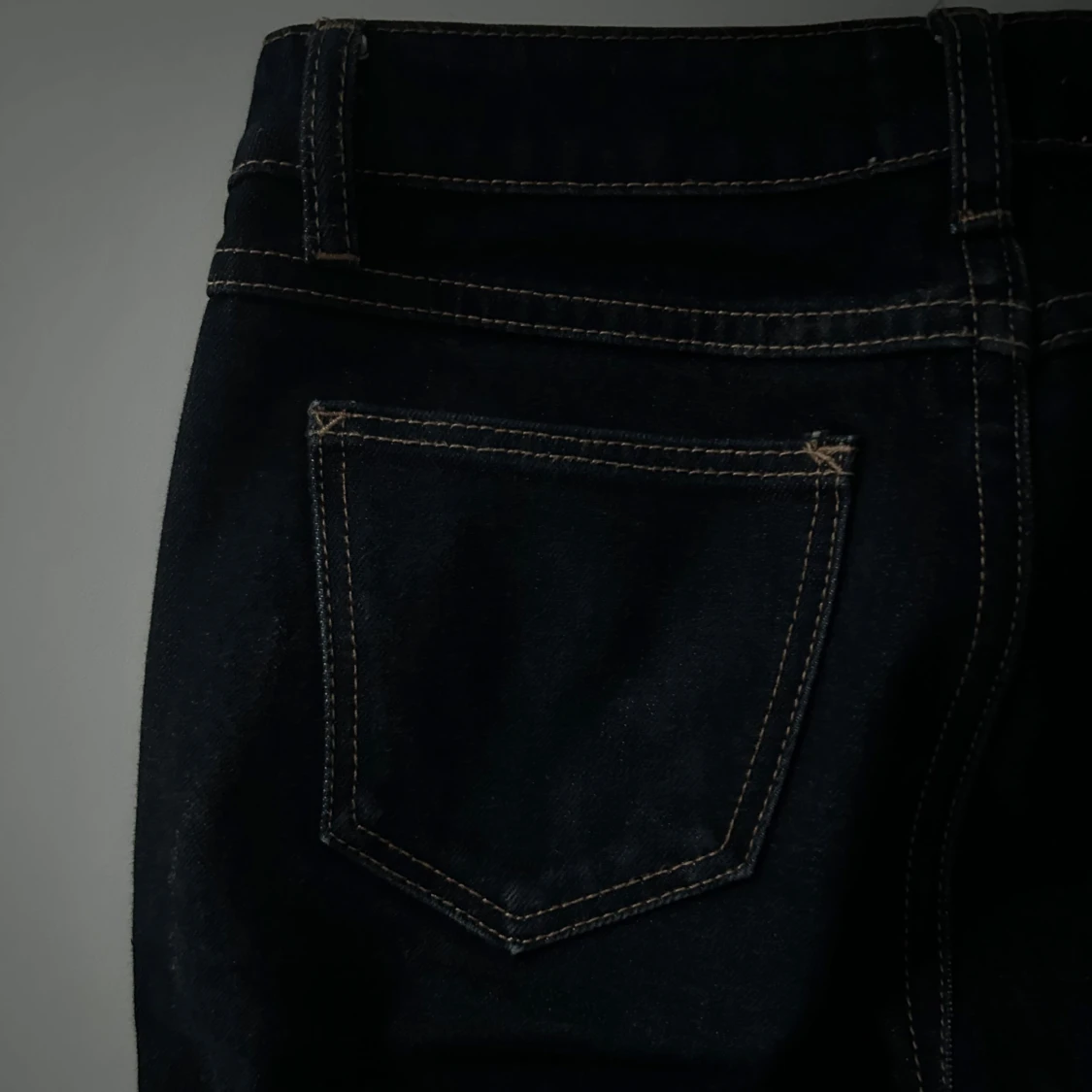 ”99 lowrise” jeans ifrån Abrand
