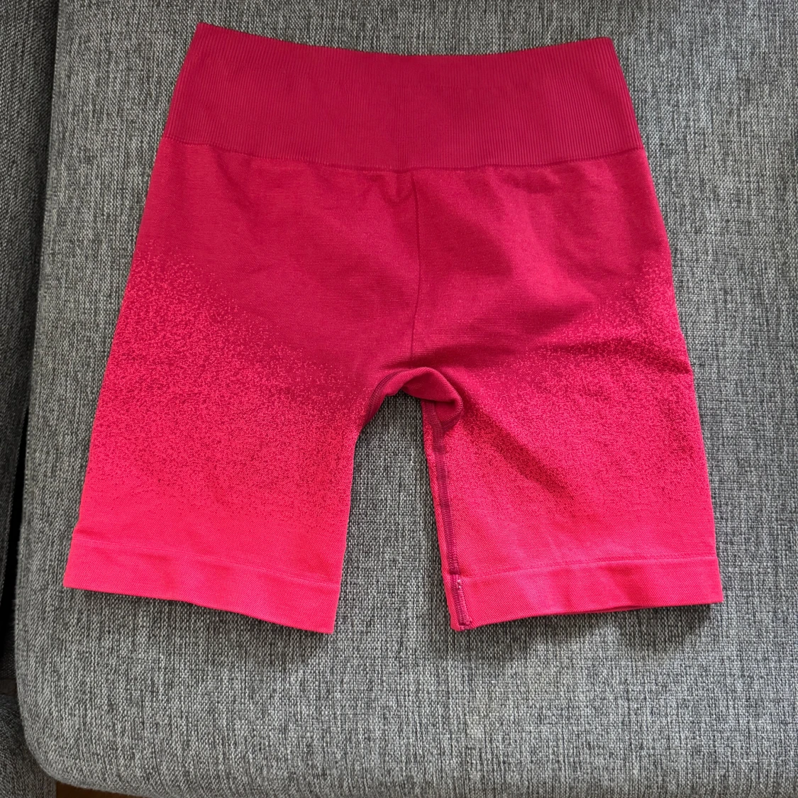 Rosa träningsshorts från Gymshark - 2