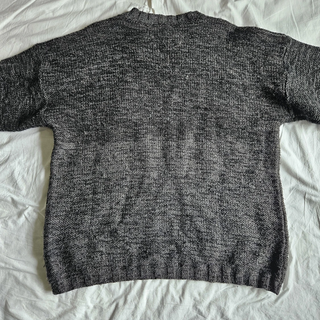 Mörkgrå stickad tröja från Iceland - 3