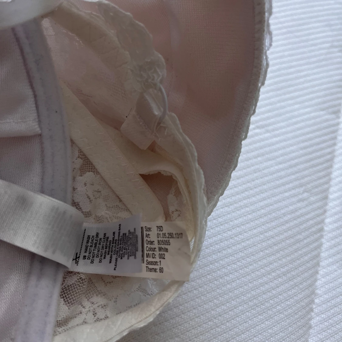 Vit spetsig BH med frontknäppning - 3