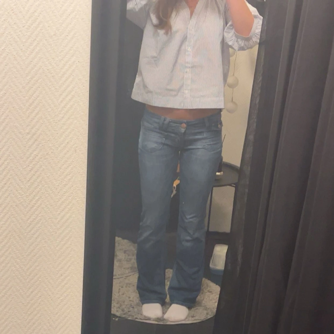 Blå lågmidjade jeans från ONLY