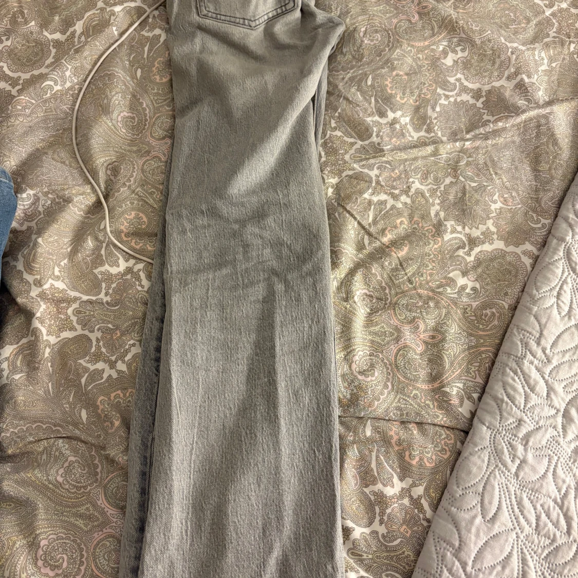 Grå raka jeans från Pull&Bear - 1