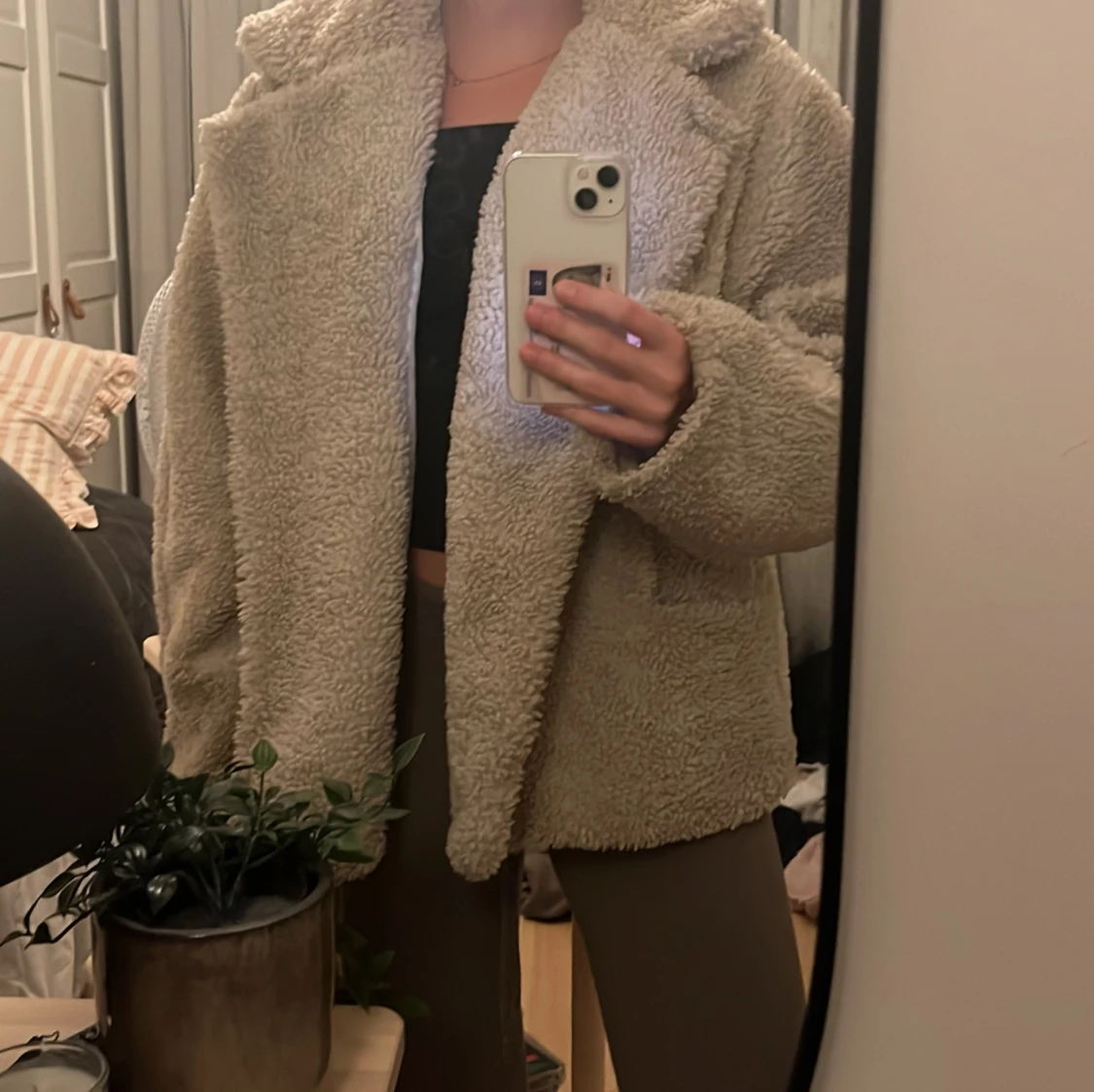 Beige teddyjacka från Design by Amor - 3