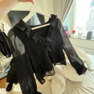 Snygg blus - Helt oanvänd nu blus, passar xs och s😇