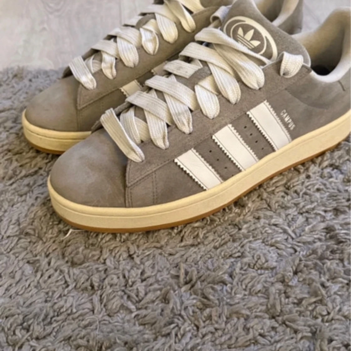 Grå Adidas Campus sneakers - 1