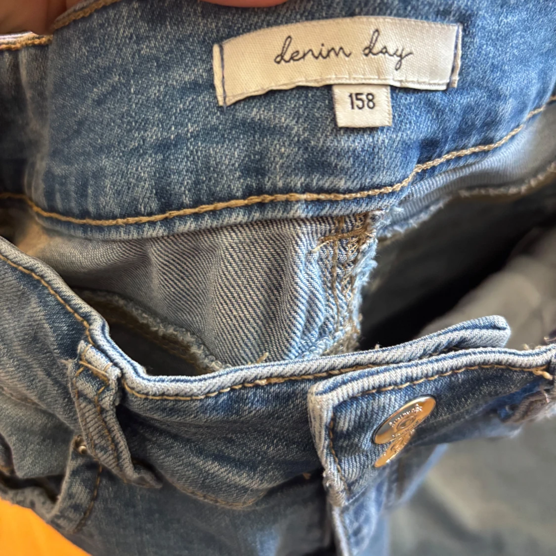 Blå bootcut jeans med paljetter - 4