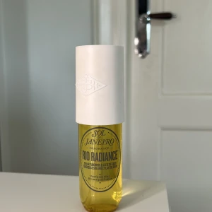 Sol de jeanerio ”rio radiance” - Helt oanvänd sol de janerio i doft ”Rio radiance”🥰