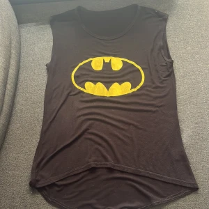 Batman baggy linne - Passar typ alla storlekar men skulle säga M💗 kontakta vid intresse! betalning via swish💗