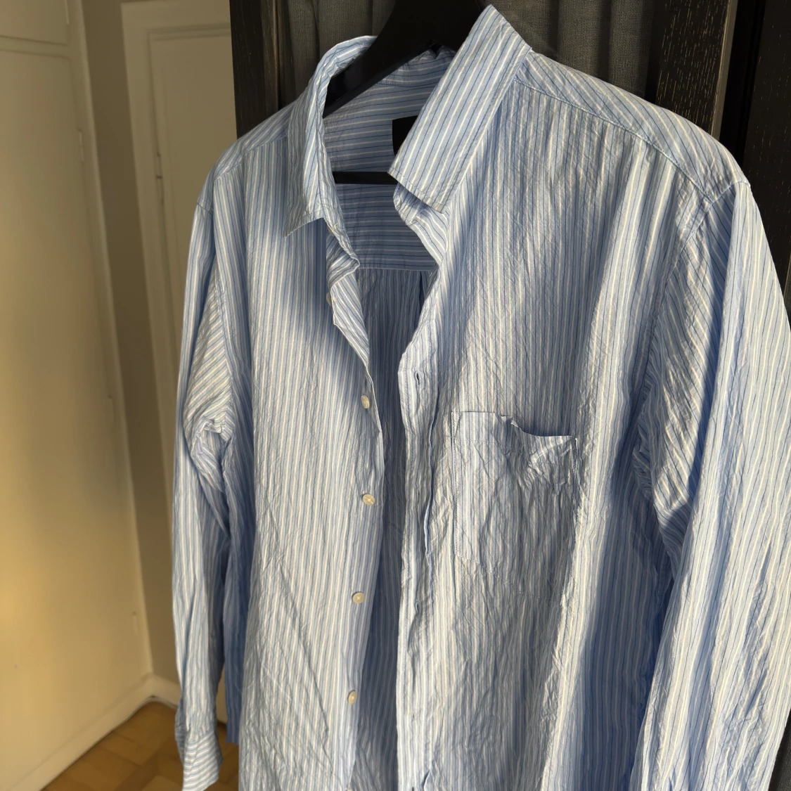 Blåvit randig skjorta från H&M - 1