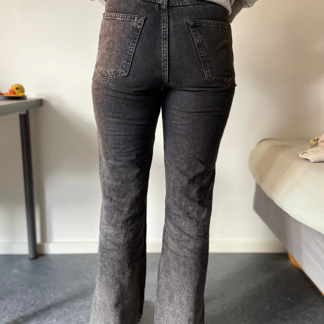 Svarta jeans med slits  - 2