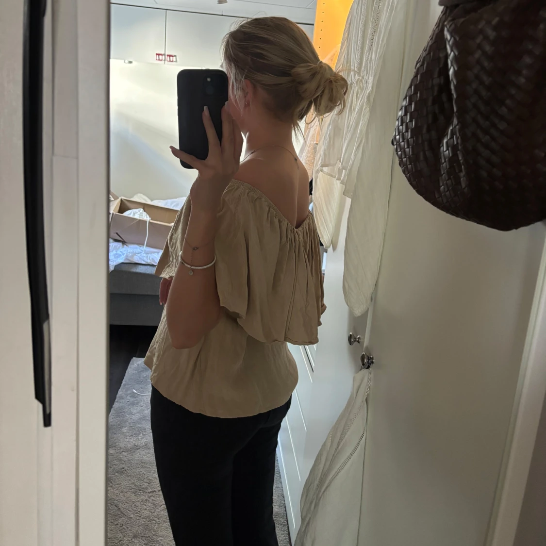 Beige offshoulder topp - 3