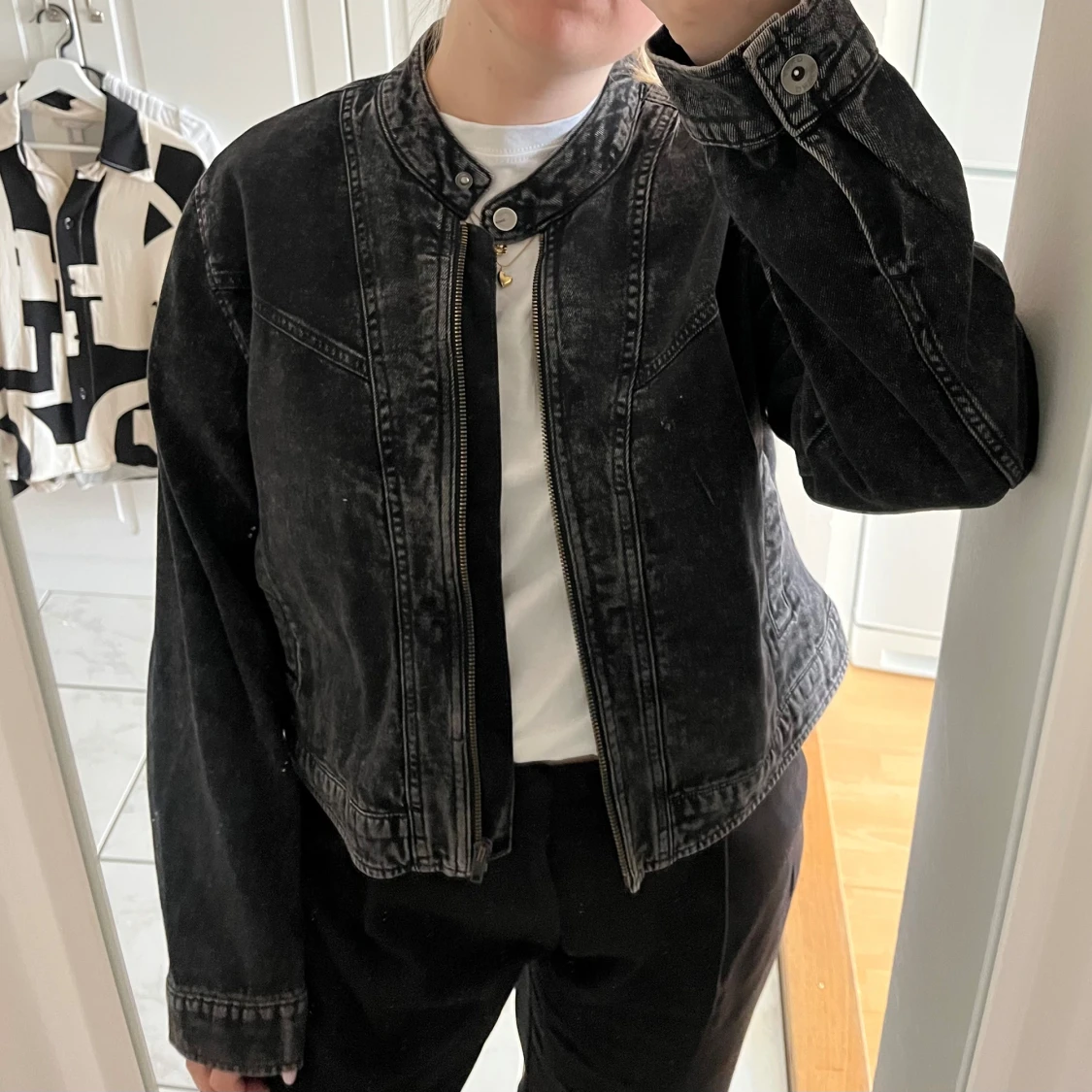 Svart jeansjacka från ONLY - 2