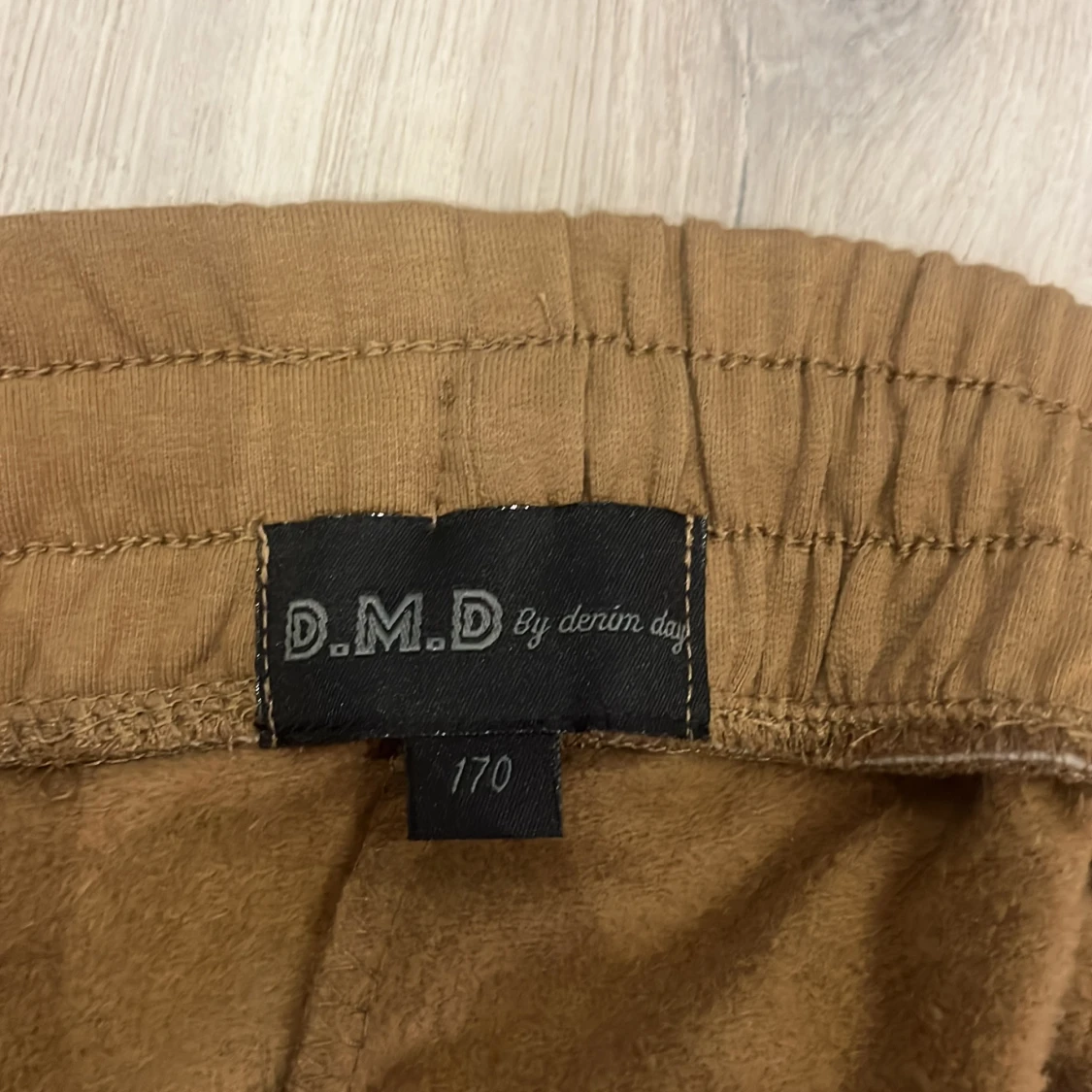 Beiga mjukisbyxor från D.M.D - 2