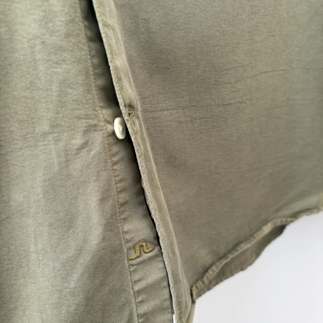 Olivgrön skjorta från J.Lindeberg - 2