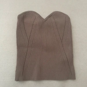 Brun tubtopp Nakd - Jättefin brun tubtopp från Nakd, aldrig använd bara testad🤎 passar mig som är XS/S