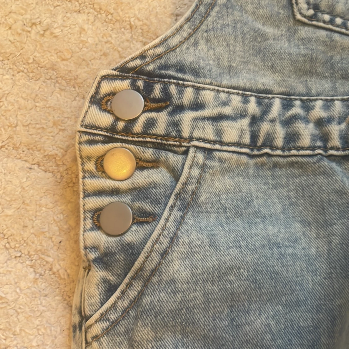 Jeansshorts hängselshorts med knappar - 3