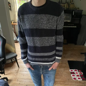 Dobber tröja  - Storlek M bra skick 