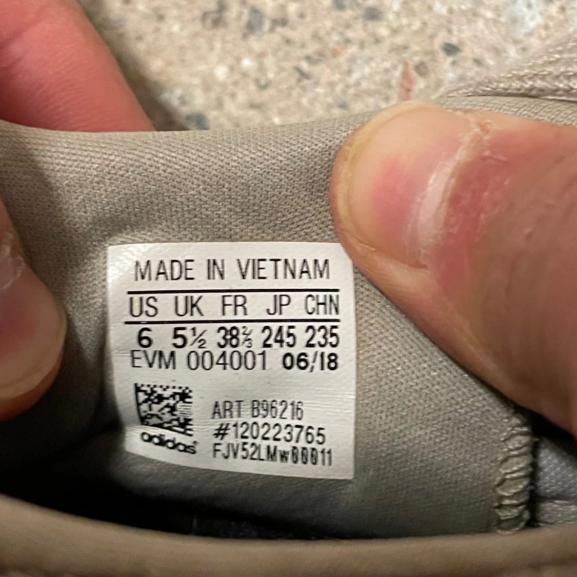 Beige Adidas sneakers strl 38 2/3 - 1